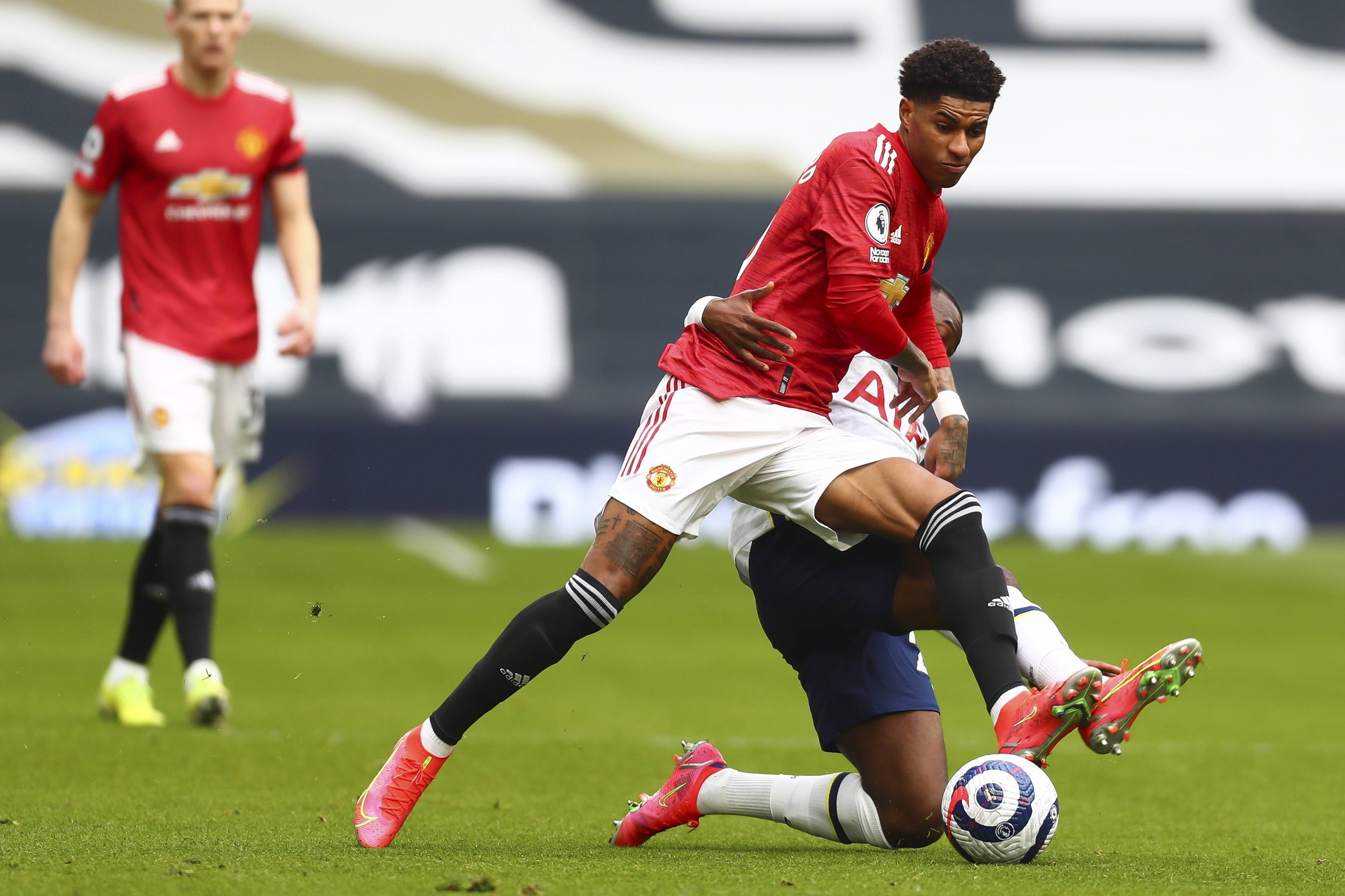 刻发挥作用 刻发挥作用